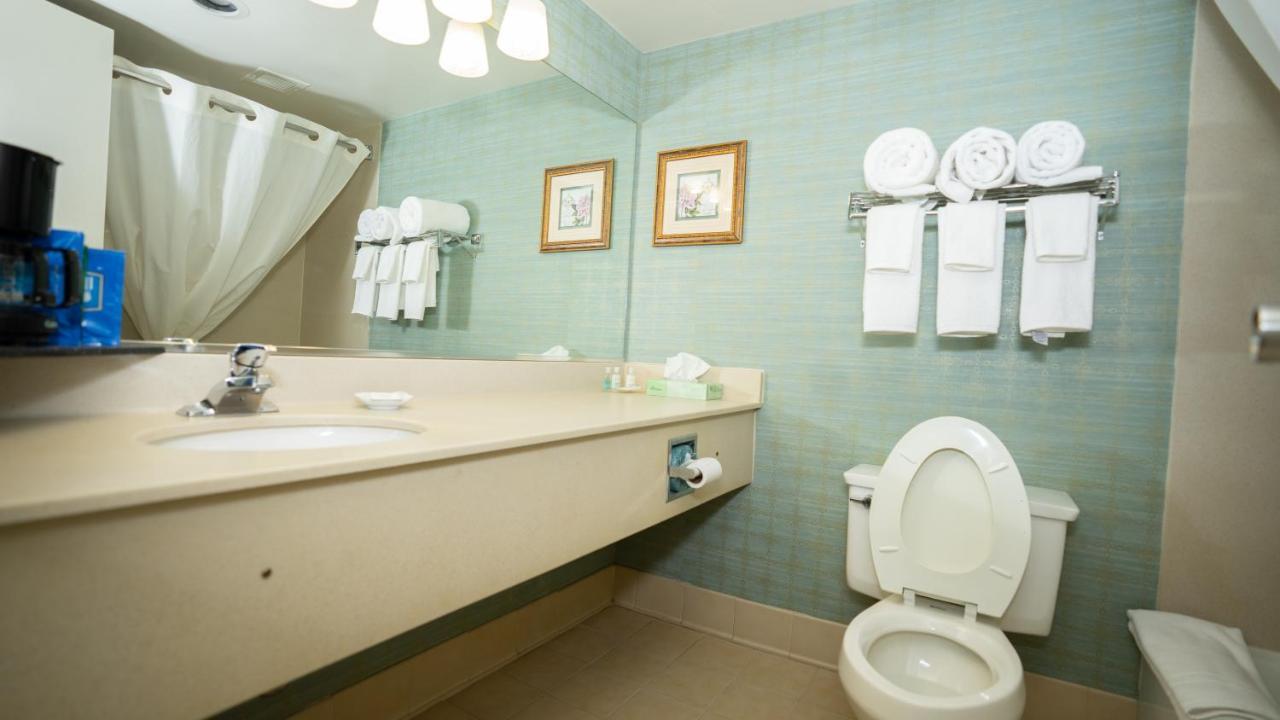 Clarion Hotel & Suites Convention Center Fredericksburg Extérieur photo